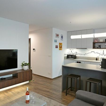 Modern Apartment Near The City Centre Urban Братислава Екстер'єр фото