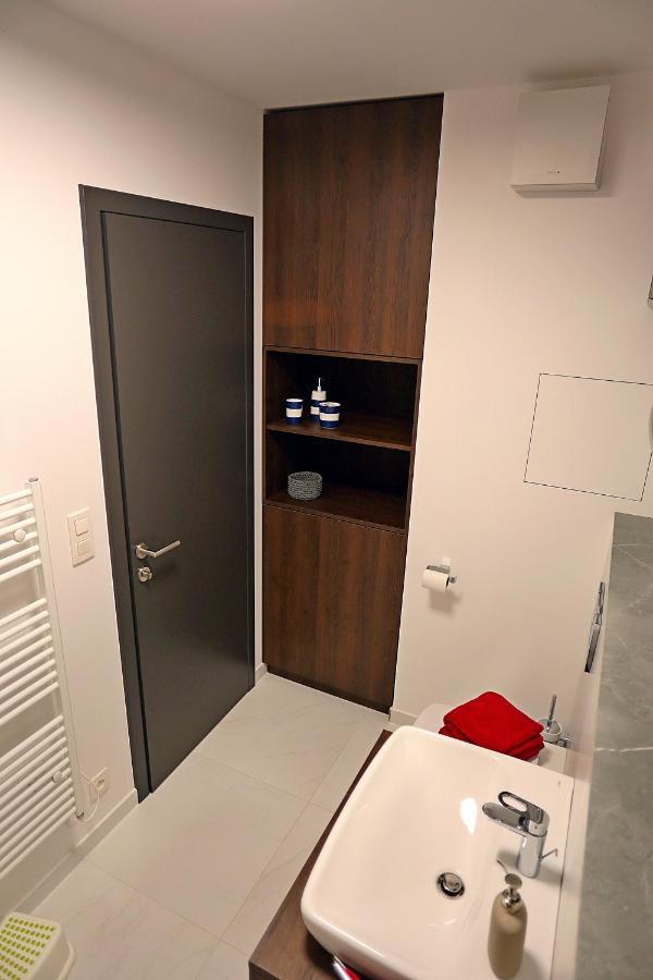 Modern Apartment Near The City Centre Urban Братислава Екстер'єр фото