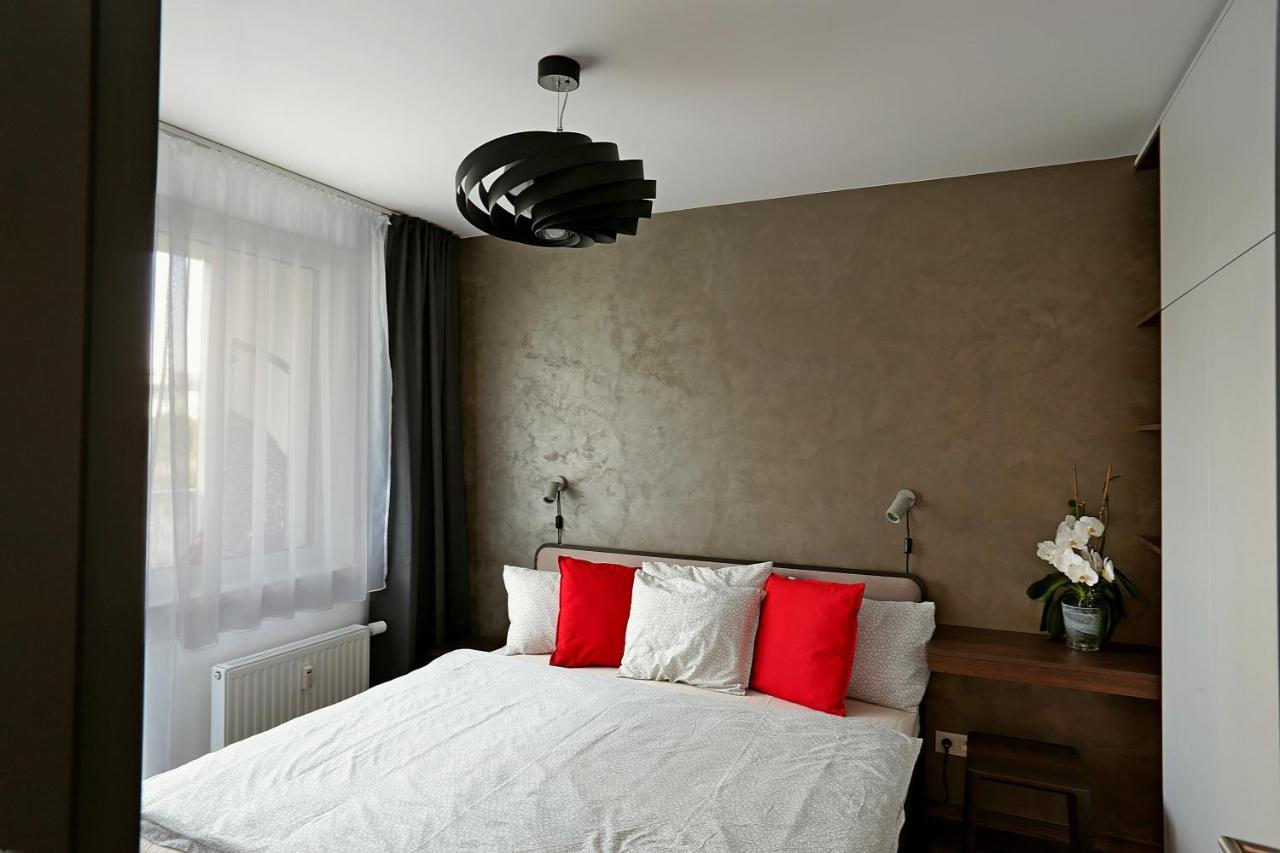 Modern Apartment Near The City Centre Urban Братислава Екстер'єр фото