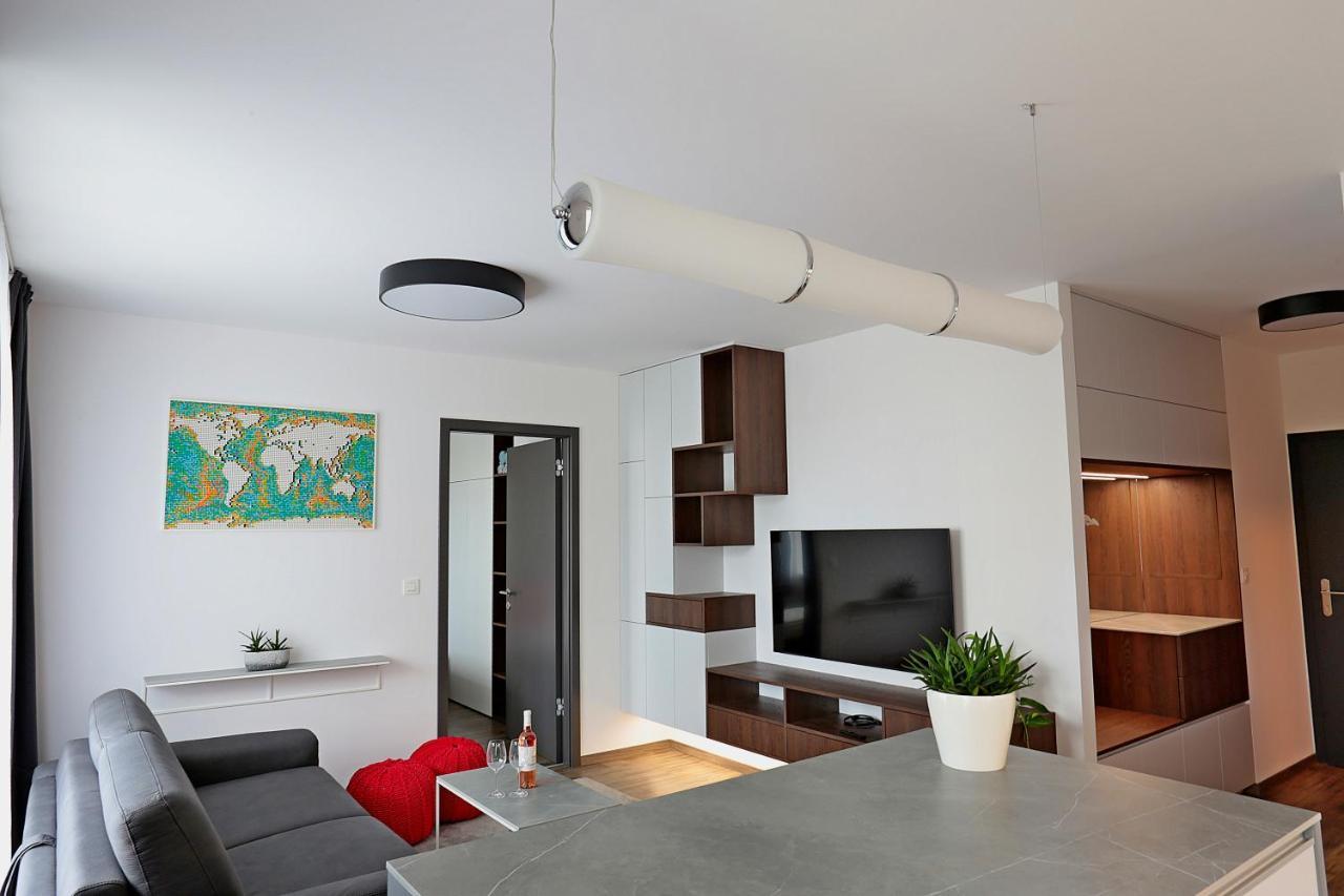 Modern Apartment Near The City Centre Urban Братислава Екстер'єр фото