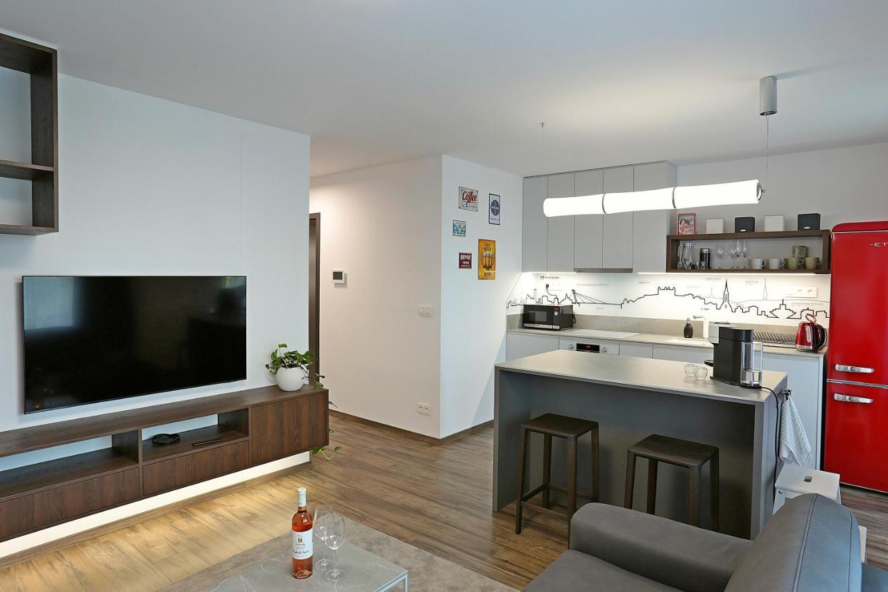Modern Apartment Near The City Centre Urban Братислава Екстер'єр фото