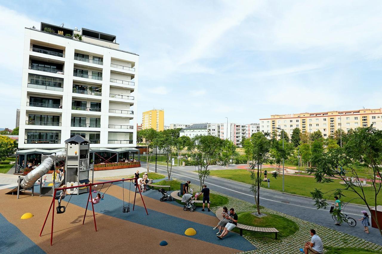 Modern Apartment Near The City Centre Urban Братислава Екстер'єр фото